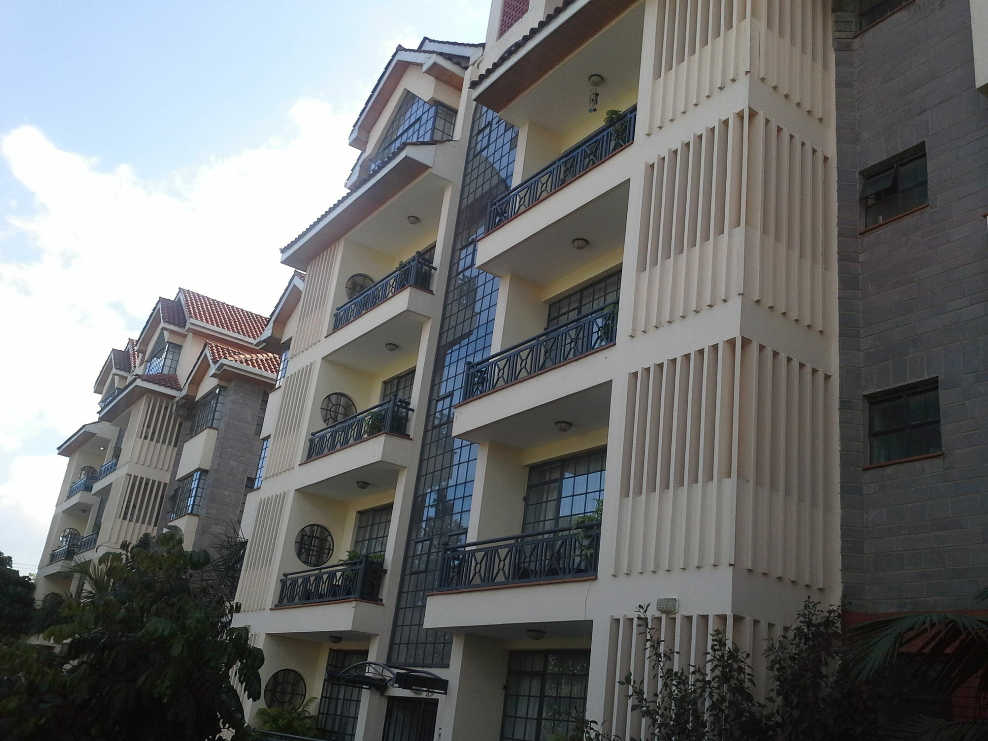 Meltonia Luxury Suites Nairobi Dış mekan fotoğraf